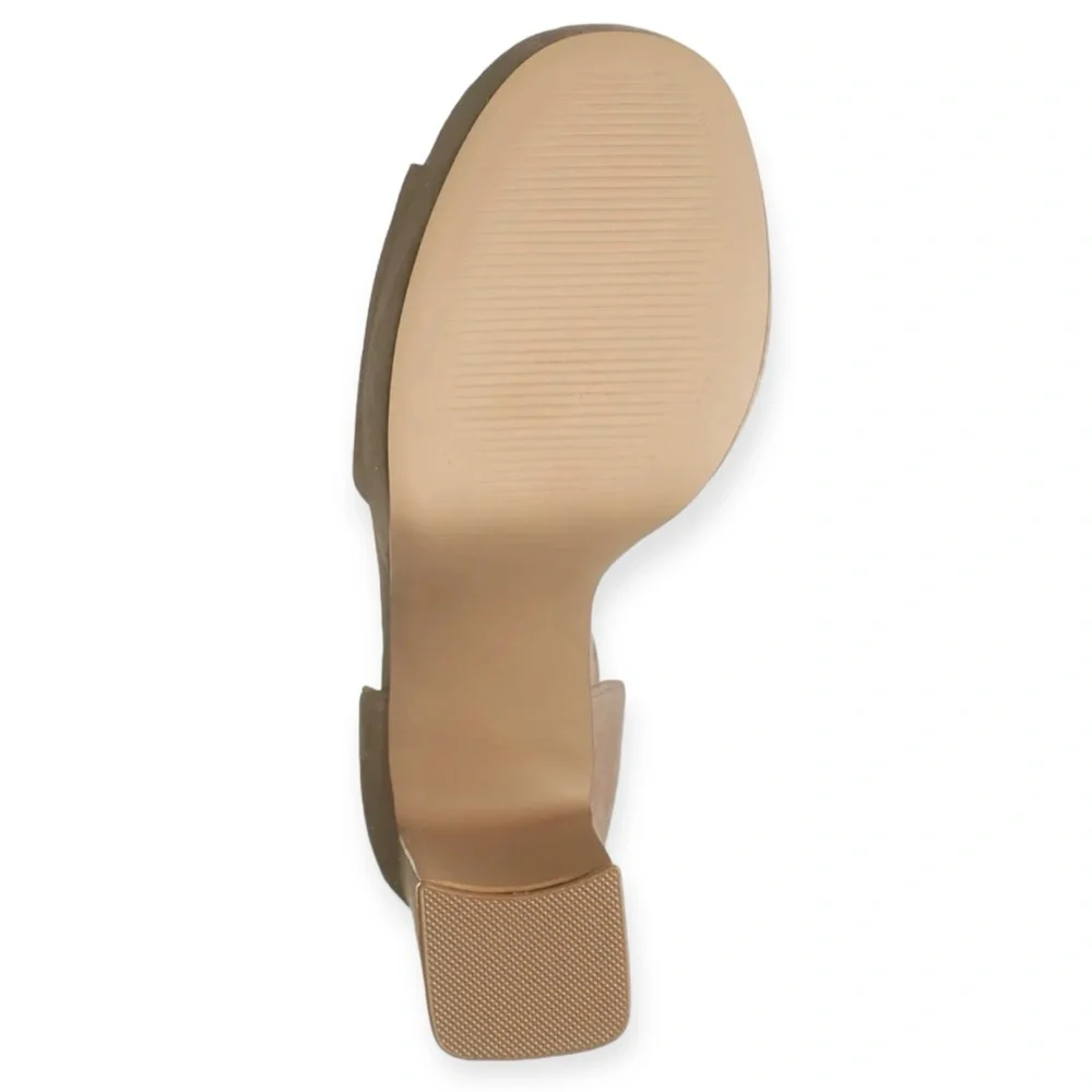 STEVE MADDEN Spence Heels Ankle Strap Platform Sandal Beige Suede Neutral NWT